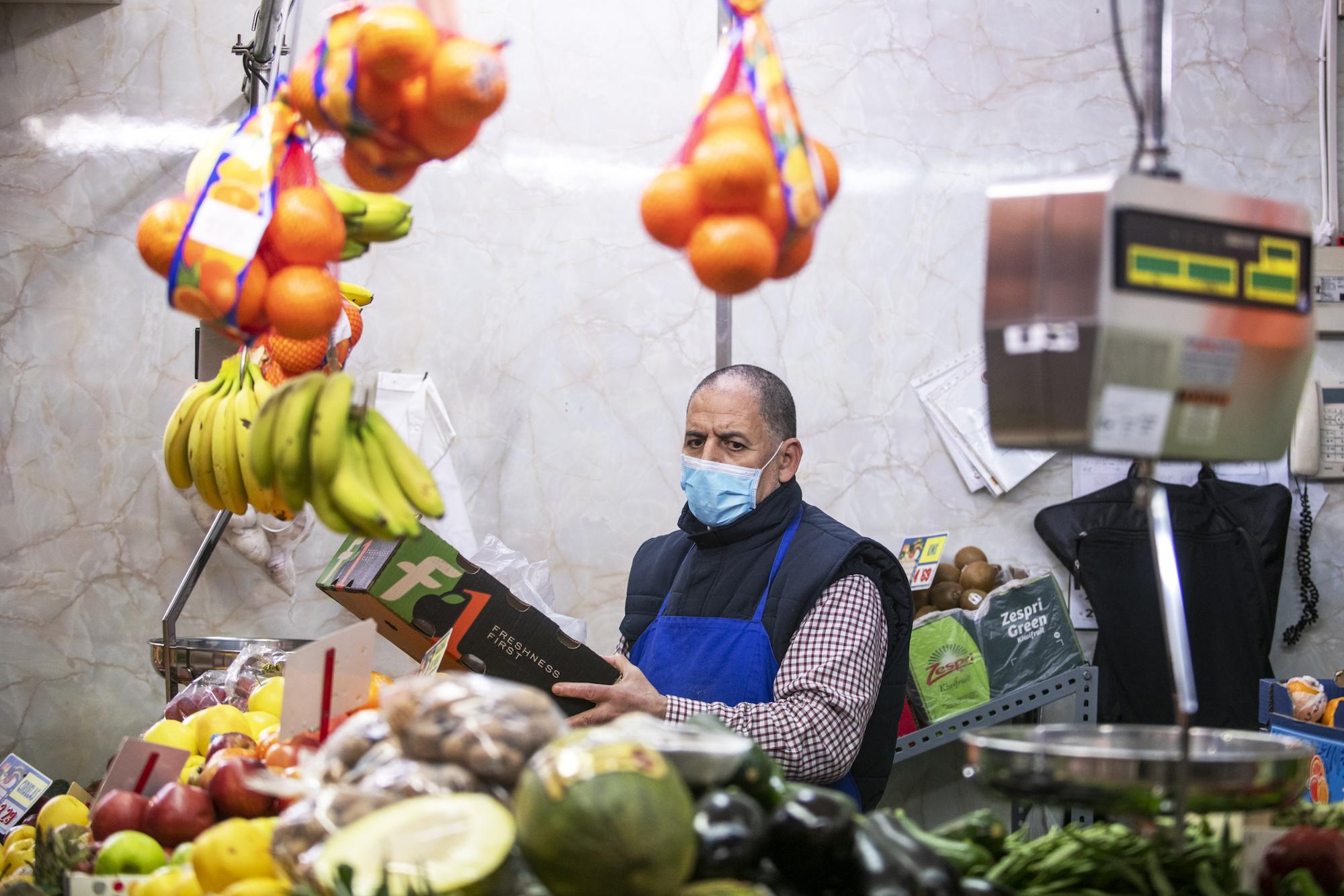 Mercado Maravillas, la cercanía del comercio tradicional no para durante el estado de alarma - 9